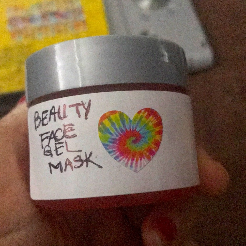 Beach+Rose hydrating face therapy gel mask